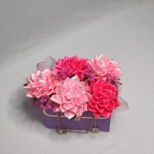 Flower box w torebce z daliami w dwóch odcieniach różu