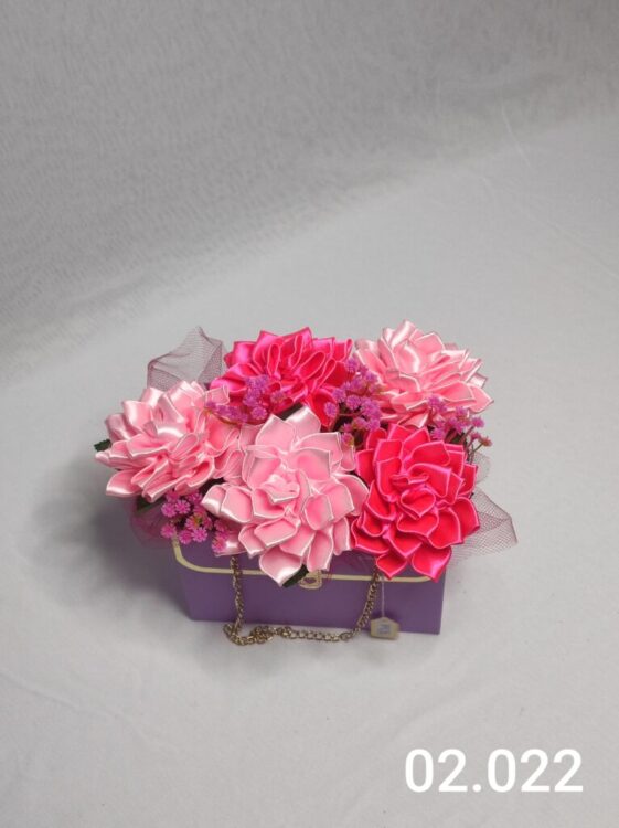 Flower box w torebce z daliami w dwóch odcieniach różu