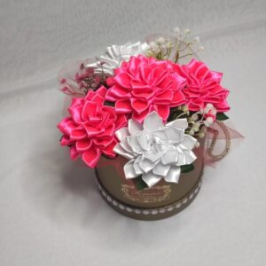 Flower box S z różowo-białymi daliami