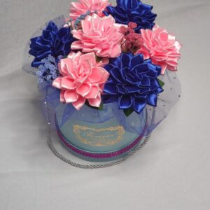 Flower box M z jasnoróżowymi i ciemnoniebieskimi daliami