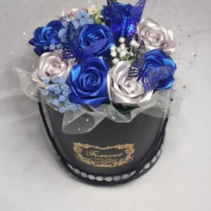 Flower box XL z niebieskimi i szarymi różami