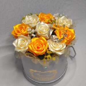Flower box XL z kremowo-pomarańczowymi różami