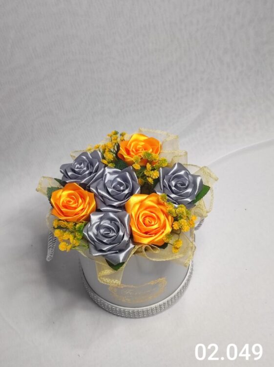 Flower box S z szaro-pomarańczowymi różami